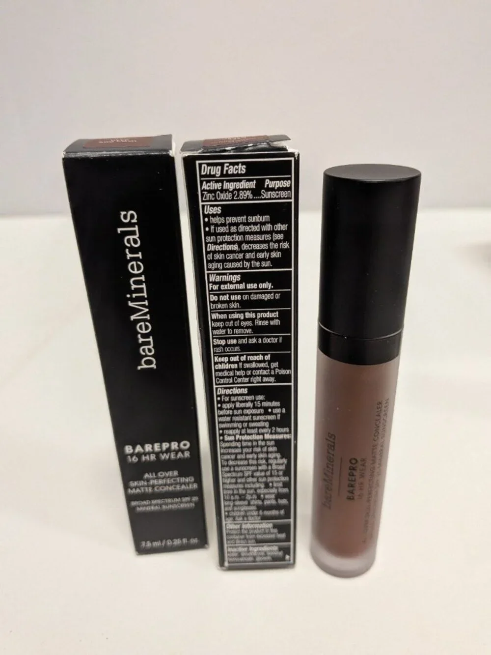 2 Bare Minerals BAREPRO® 16HR All Over Skin-Perfecting Matte Concealer